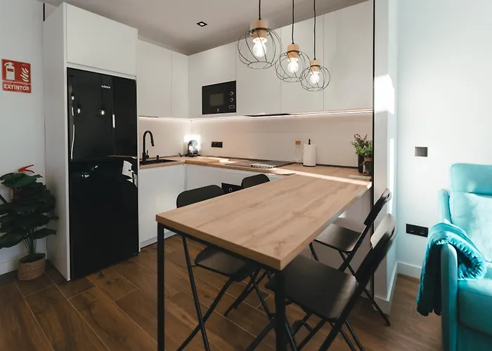 Macarena - Centro Historico Con Parking Gratis *