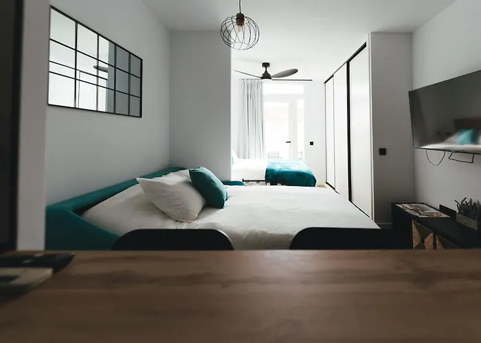 Macarena Suites - Centro Historico Con Parking Gratis